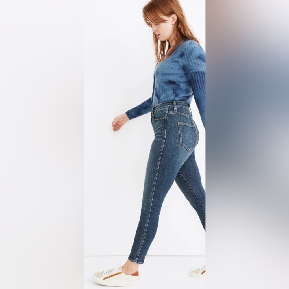Madewell SZ 36P Curvy High-Rise Skinny Jeans 
Danny Med Wash
J7686
(Sz 22-24)